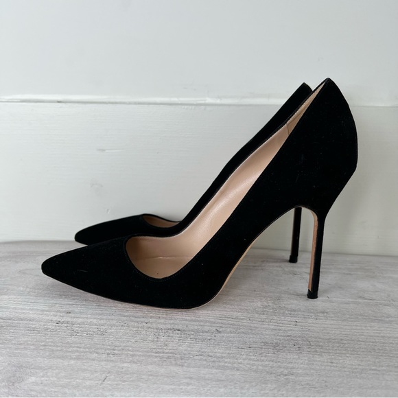 Manolo Blahnik BB Black Suede Pointed Toe Pumps size 8.5 - Picture 3 of 13